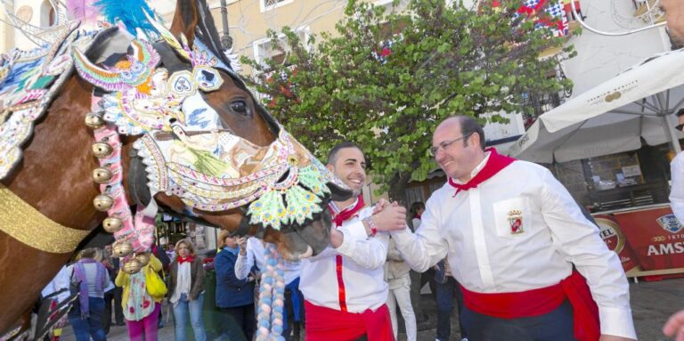 Cuántos caballos participan en los Caballos del Vino