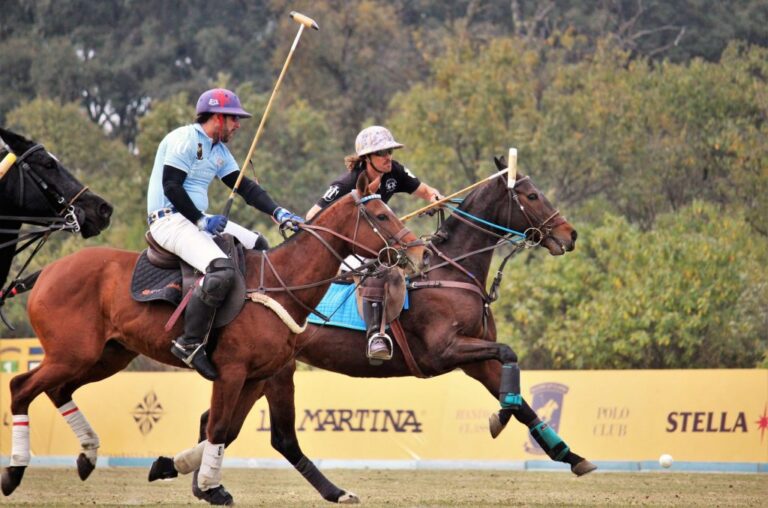 Cuántos jinetes hay en un equipo de polo